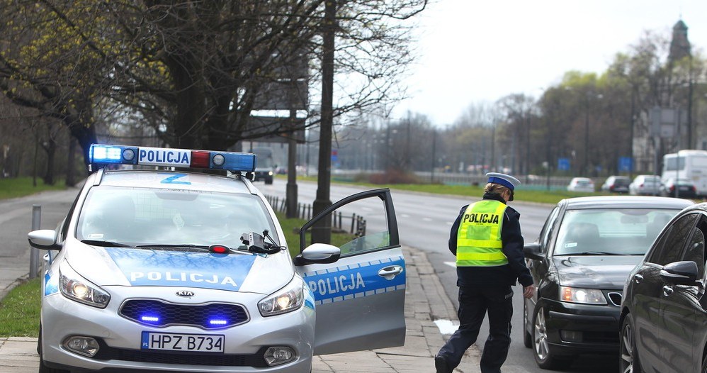 Pierwszego dnia obowiązywania nowych przepisów prawo jazdy straciły 144 osoby /Stanisław Kowalczuk /East News