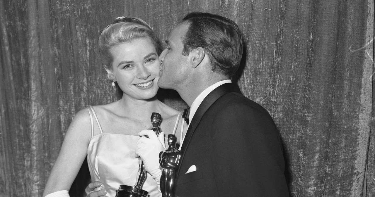 Pierwszego Oscara Marlon Brando odebrał i razem z Grace Kelly miał powody do radości /Getty Images