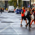 Pierwszeństwo pieszych poza przejściem. Kierowcy zapominają