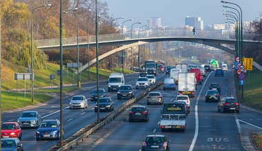 Pierwszeństwo przy zmianie pasa ruchu na środkowy. Niektórzy są zaskoczeni