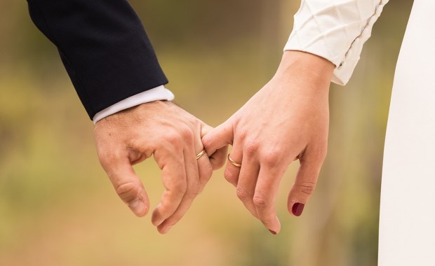 "Pierwszy i drugi małżonek" zamiast "kobieta i mężczyzna". Zmiany po wyroku TSUE