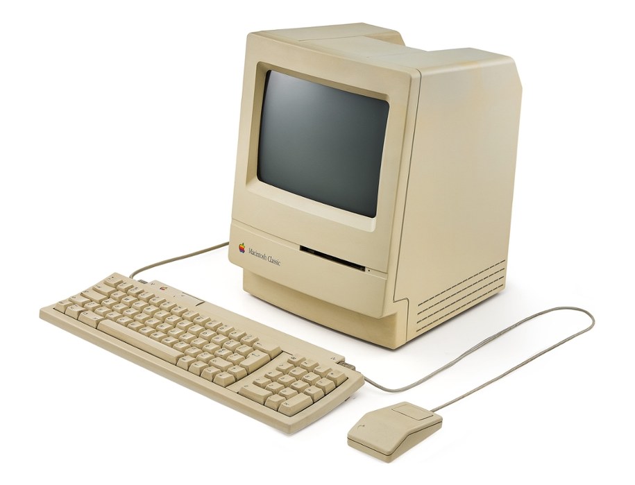 Pierwszy komputer Zdzisława Beksińskiego /DESA Unicum /Materiały prasowe