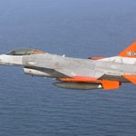 Pierwszy lot bezzałogowego F-16