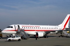 Pierwszy lot wyczarterowanego embraera dla VIP-ów 