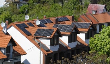 Pierwszy miesiąc nowego rozliczenia fotowoltaiki. Miało być korzystniej, a jak jest w praktyce?