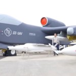 Pierwszy na świecie 16-tonowy dron-matka poleciał. Może wypuszczać całe roje