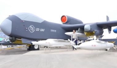 Pierwszy na świecie 16-tonowy dron-matka poleciał. Może wypuszczać całe roje