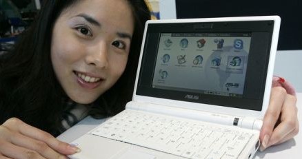 Pierwszy netbook - 7-calowy Eee PC /AFP