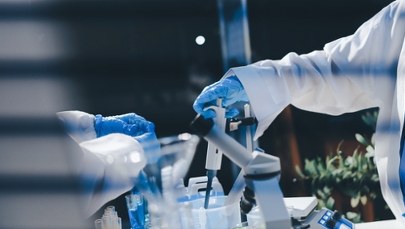Pierwszy przypadek w historii medycyny. AI wykorzystana do stworzenia szczepionki