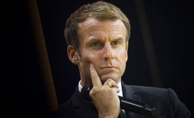 Pierwszy sondaż zapowiada wyborczą klęskę Macrona. Kto może go pokonać?
