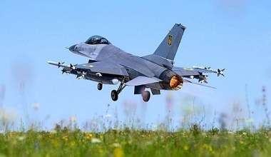 Pierwszy taki film. Pokazali, jak strącają z F-16 potężne rosyjskie pociski