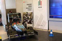 Pierwszy w Polsce bolid autonomiczny zaprezentowali studenci AGH