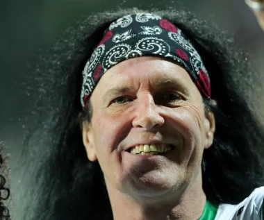 Pierwszy wokalista AC/DC szykuje nowy album. Dave Evans jako "wilkołak"