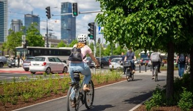 Piesi myślą, że maja pierwszeństwo i wpadają pod rower