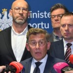 Piesiewicz wzywany do dymisji. Związki sportowe wydały oświadczenie