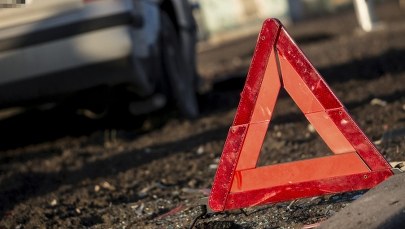 Pieszego potrącił samochód, później przejechało go drugie auto. Policja szuka kierowców