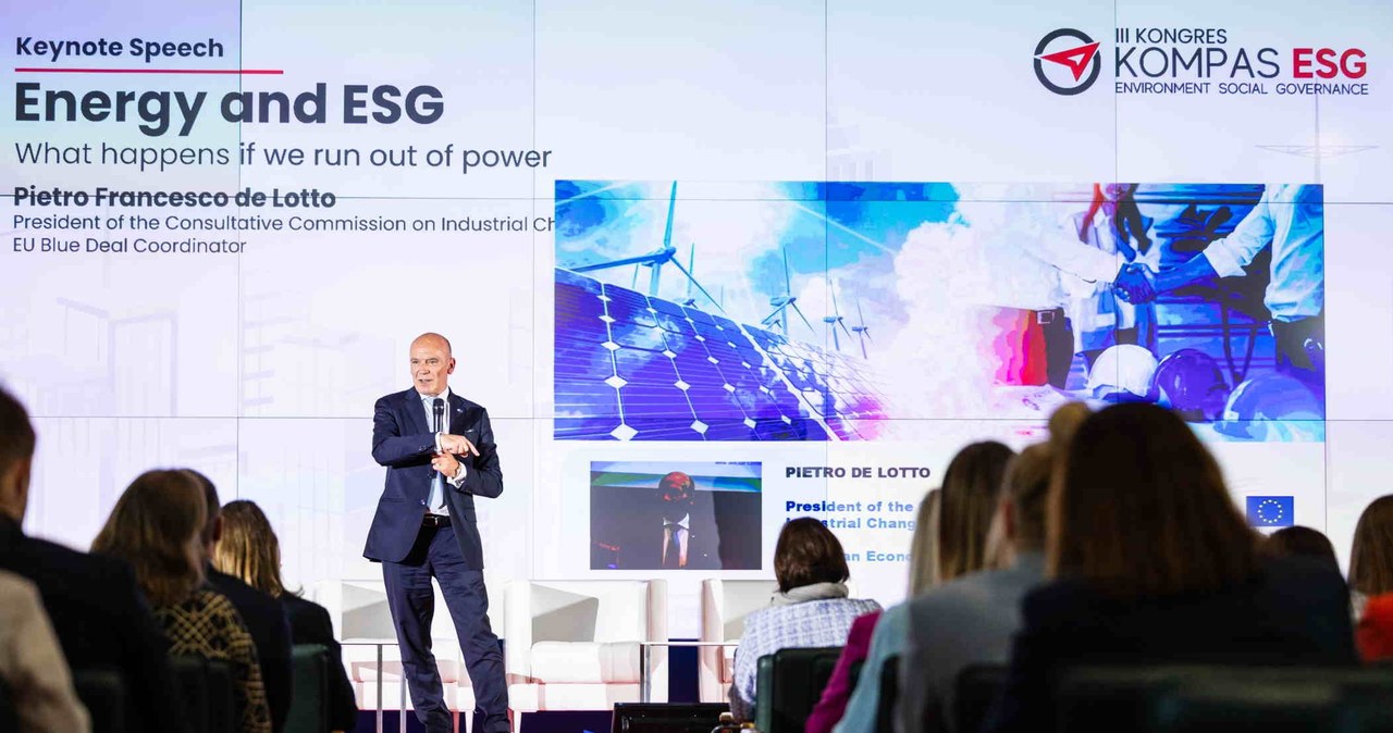 Pietro Francesco de Lotto, przewodniczący Komisji ds. Zmian Przemysłowych EKES,  mówił o wyzwaniach transformacji energetycznej i roli wody w ramach unijnego Blue Deal /materiały promocyjne