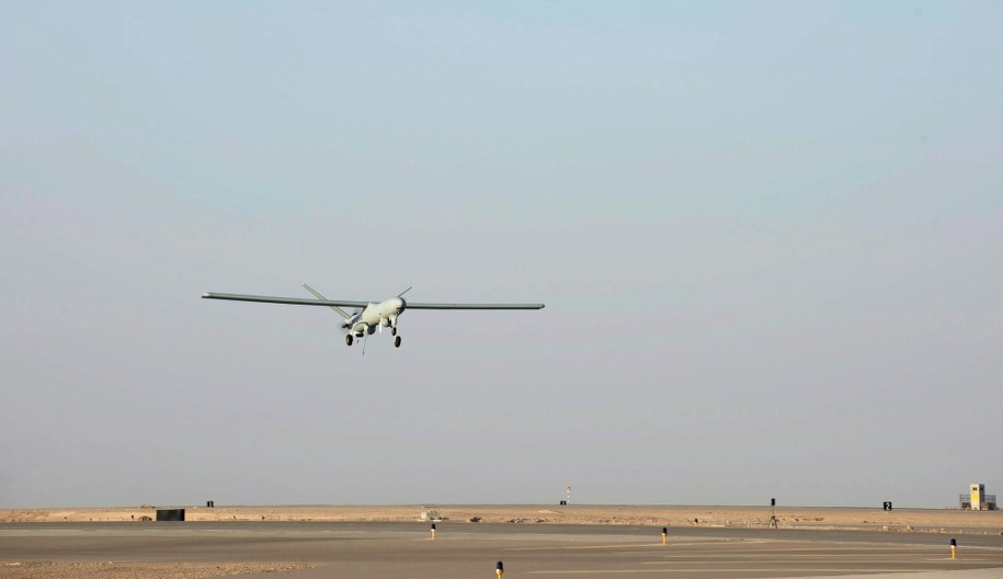 Pigułki mają być przetransportowane dronem / 	MARK LARNER /PAP/EPA