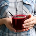 Pij 1 szklankę dziennie tego soku. Wątroba, skóra i kości ci podziękują