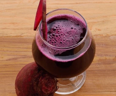 Pij codziennie, by wzmocnić odporność. Doskonały patent, by zakwas z buraków nie spleśniał 