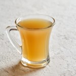 Pij codziennie na czczo. Jelita będą dobrze pracować, tłuszcz na brzuchu zacznie znikać