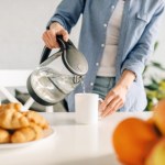 Pij codziennie na czczo, koniecznie na ciepło. Trawienie się poprawi, łatwiej będzie schudnąć