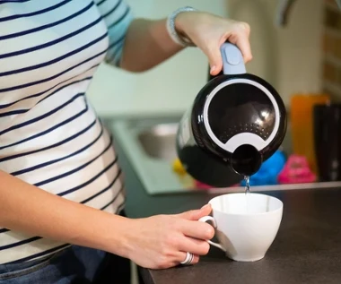 Pij na czczo i przed snem. Oczyszcza organizm, świetnie nawadnia i redukuje stres