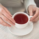 Pij po posiłku i na diecie. Przyspieszy trawienie, spali tłuszcz, podziała antynowotworowo 