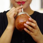 Pij po przebudzeniu zamiast kawy. Szybko zobaczysz luz w pasie