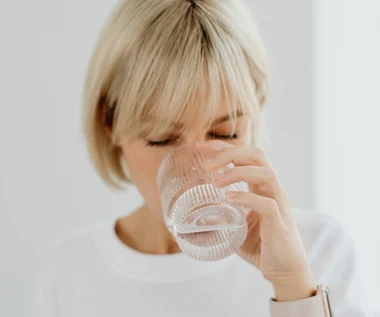 Pij rano lub wieczorem zamiast herbaty. Centymetrów w pasie zacznie ubywać, odporność się poprawi