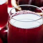 Pij regularnie, gdy bolą cię stawy. Szybko poczujesz ulgę  
