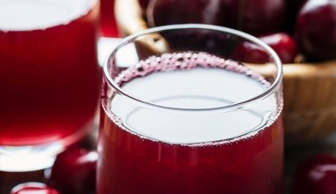 Pij regularnie, gdy bolą cię stawy. Szybko poczujesz ulgę  