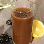 Pij szklankę dziennie, a jelita i wątroba będą dobrze pracować. Wspiera zdrowie kości, dodaje skórze blasku