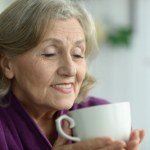 Pij zamiast zwykłej kawy. Przyspieszysz spalanie boczków i opóźnisz starzenie