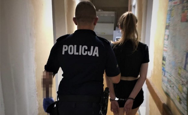 Pijana 17-latka ugryzła policjanta