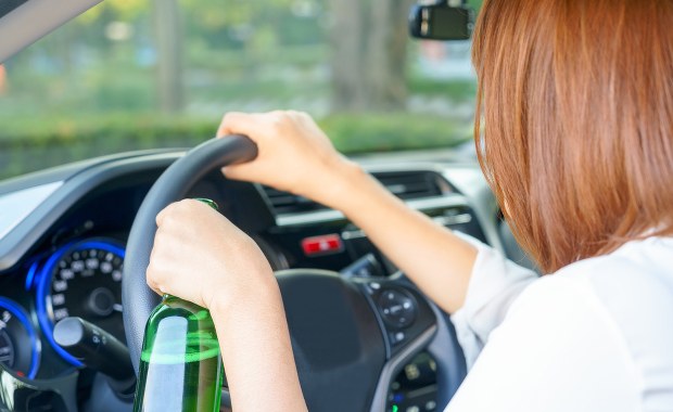 Pijana 45-latka przyjechała po alkohol. Miała 2 promile i zakaz prowadzenia
