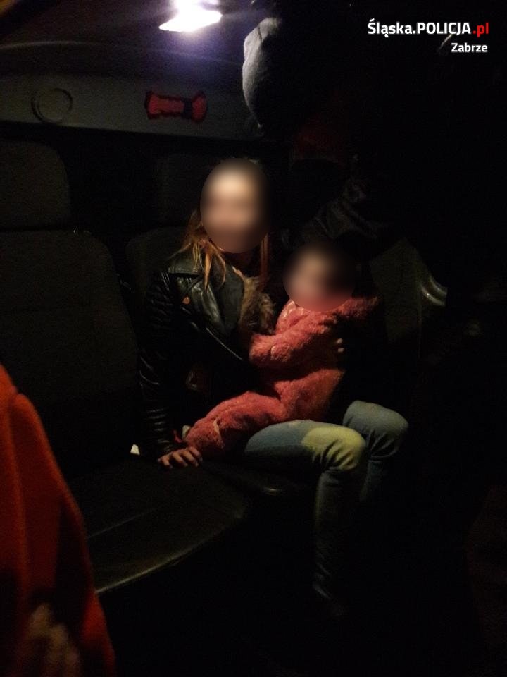 Pijana matka spacerowała z dzieckiem. Grozi jej nawet do 5 lat więzienia /foto. Policja Zabrze /