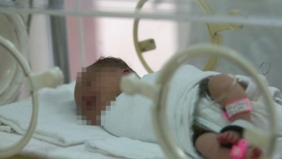 Pijana matka urodziła pijane dziecko. Uciekła ze szpitala