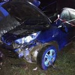 Pijana matka wiozła dwójkę dzieci. Auto staranowało ogrodzenie i garaż