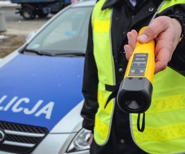 Pijana para za kółkiem. Zmieniali się podczas jazdy, oboje bez prawa jazdy 