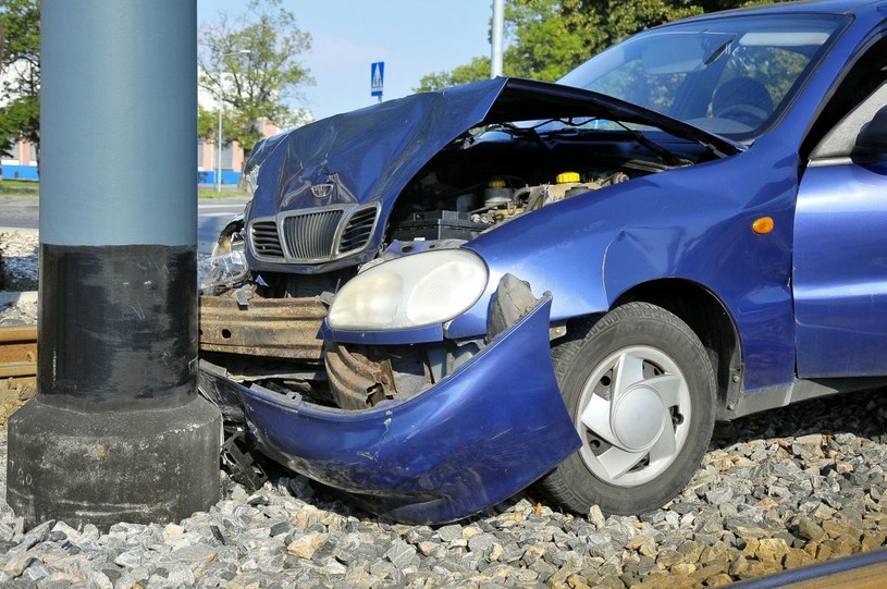 Pijani kierowcy stracą samochody lub - w przypadku zniszczenia pojazdu - zapłacą równowartość jego wartości sprzed szkody /Stanisław Bielski/Reporter /Agencja SE/East News