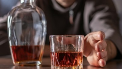 Pijani rodzice mieli pod opieką dwie małe córki