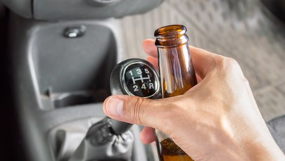 Pijany 16-latek kierował busem bez bocznych drzwi