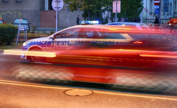 Pijany 17-latek bez prawa jazdy rozbił auto. Dwie osoby w szpitalu