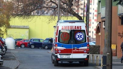 Pijany 50-latek pobił ratowników medycznych i zniszczył wyposażenie karetki