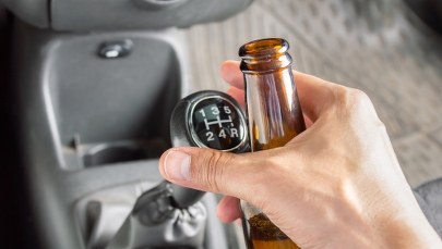 Pijany kierowca audi pędził z urlopu. Przed wyjazdem wypił kilka piw