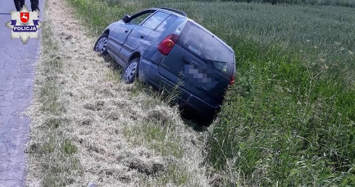 PIjany kierowca jazdę zakończył w rowie /Informacja prasowa