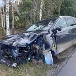 Pijany kierowca jechał samochodem bez koła 