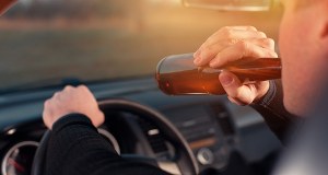 Pijany kierowca potrącił kobietę na chodniku. 37-latka nie żyje