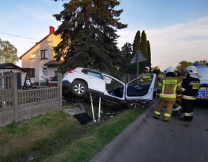 Pijany kierowca stranował ogrodzenie /Policja Częstochowa /Policja